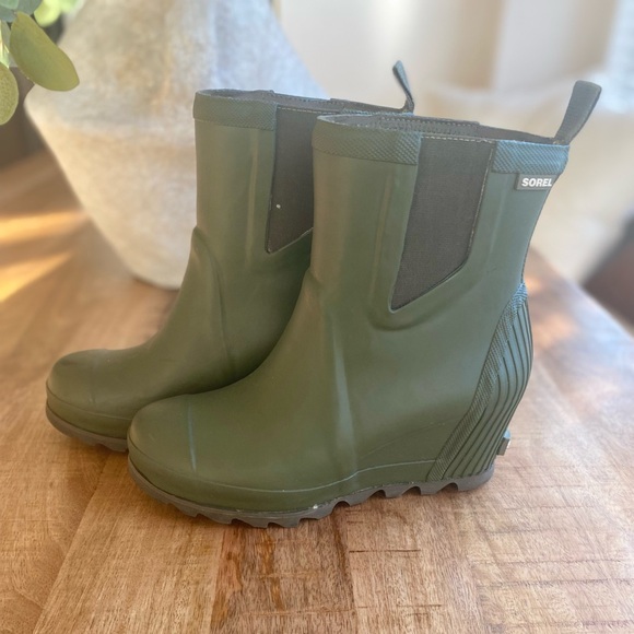 Sorel Joan Rain Chelsea Ankle Bootie Rubber Women's Olive Green Wedge Boots  8 - Picture 14 of 15